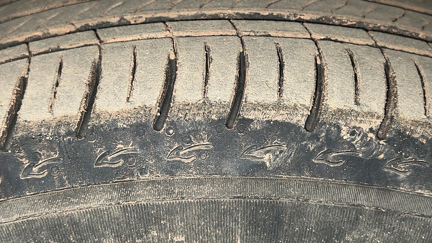 Used 2018 Mahindra KUV100 NXT K6 Plus 6 STR Petrol Manual tyres RIGHT FRONT TYRE TREAD VIEW
