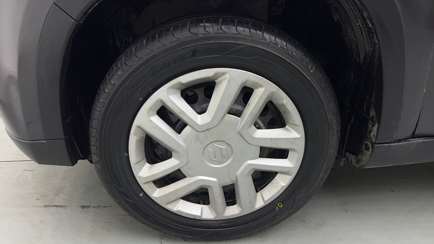 Used 2018 Maruti Suzuki Vitara Brezza [2016-2020] LDi Diesel Manual tyres LEFT FRONT TYRE RIM VIEW
