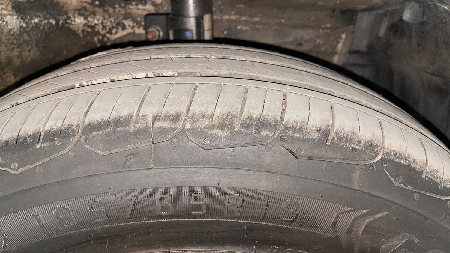 Used 2016 Maruti Suzuki Swift Dzire ZDI Diesel Manual tyres RIGHT FRONT TYRE TREAD VIEW