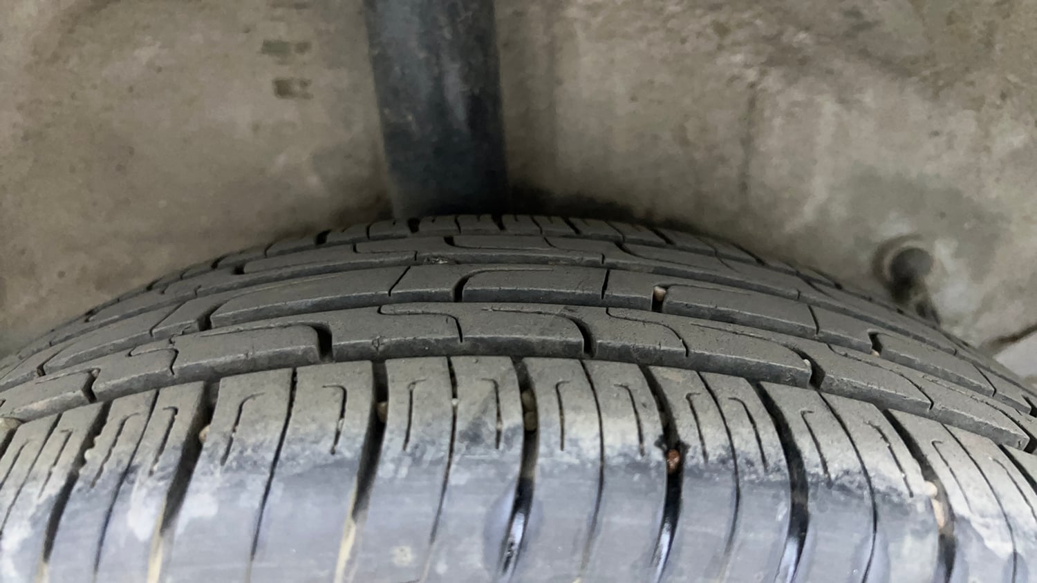 Used 2017 Toyota Etios Liva GXD Diesel Manual tyres RIGHT REAR TYRE TREAD VIEW