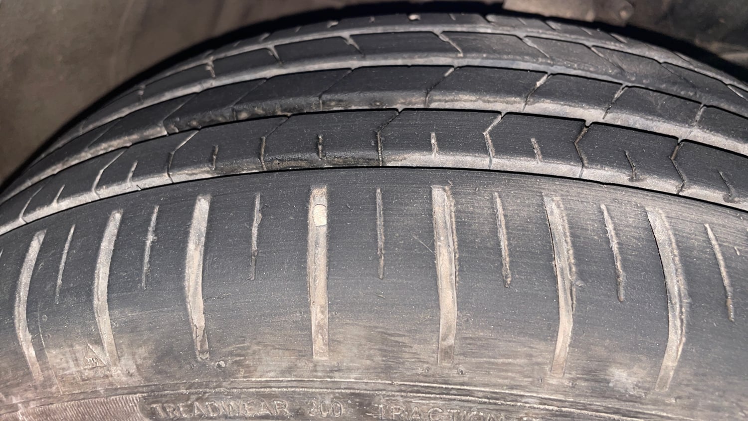 Used 2024 Maruti Suzuki Baleno Alpha AGS Petrol Automatic tyres RIGHT FRONT TYRE TREAD VIEW