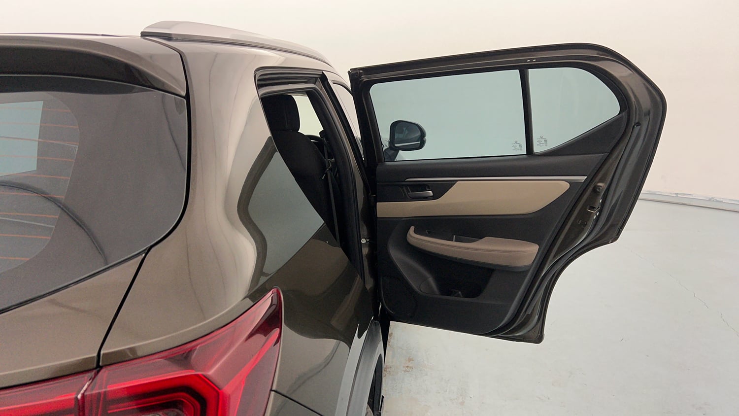 Used 2024 Honda Elevate VX CVT Petrol Automatic interior RIGHT REAR DOOR OPEN VIEW