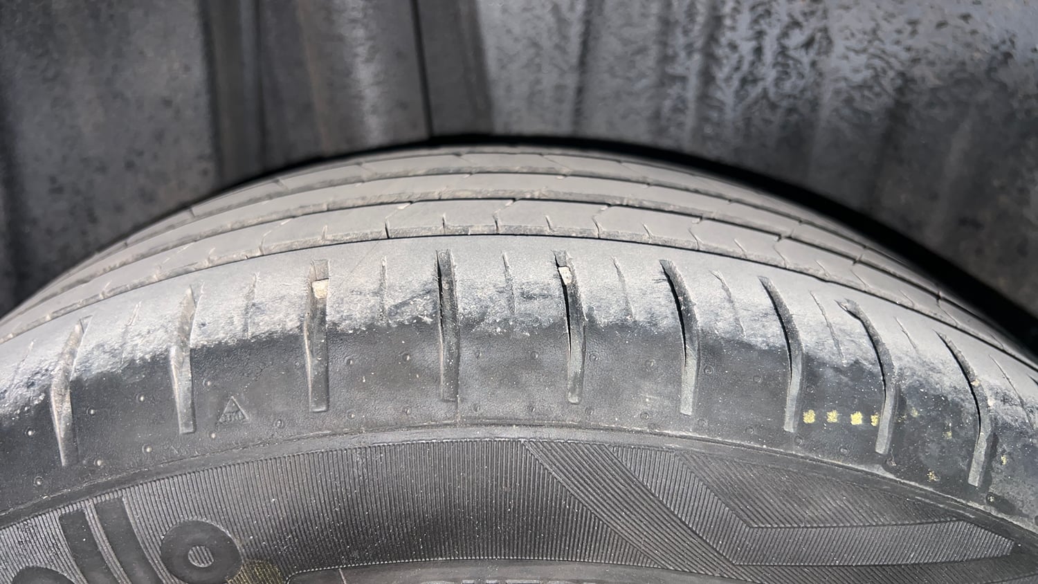 Used 2023 Toyota Glanza V Petrol Manual tyres RIGHT REAR TYRE TREAD VIEW