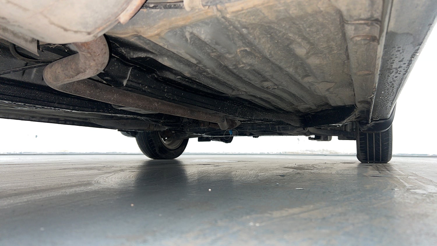 Used 2020 Honda Amaze 1.2 VX MT Petrol Petrol Manual extra REAR RIGHT UNDERBODY VIEW
