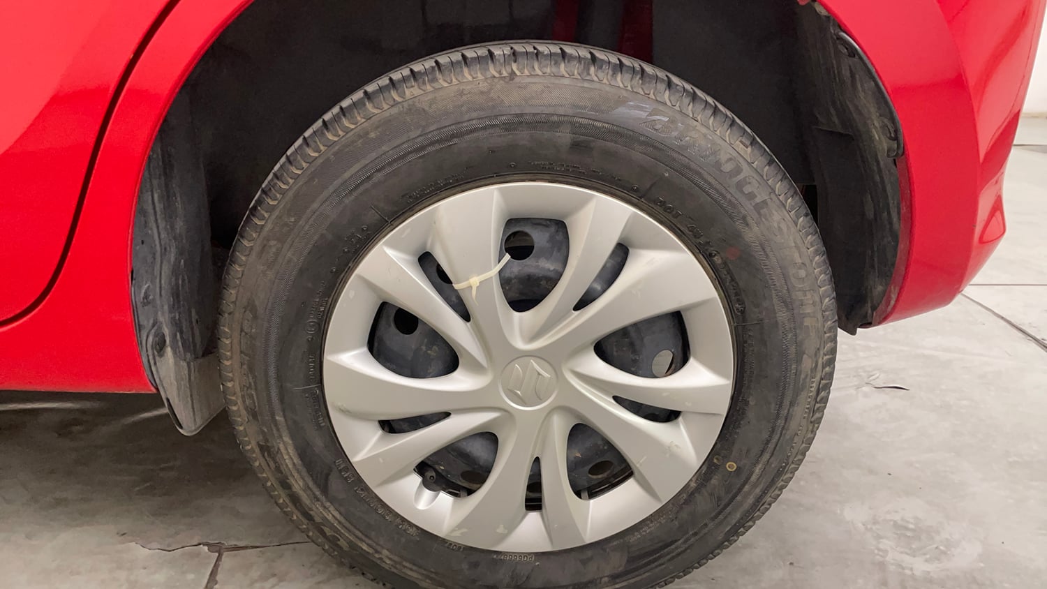 Used 2020 Maruti Suzuki Swift VXi Petrol Manual tyres LEFT REAR TYRE RIM VIEW