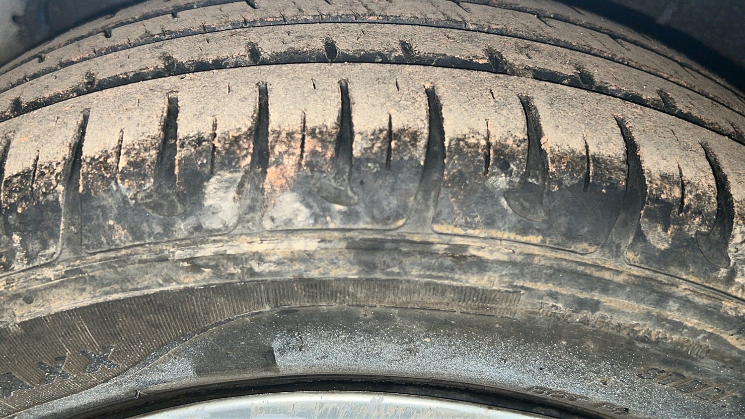 Used 2020 Hyundai Xcent S Petrol Manual tyres RIGHT REAR TYRE TREAD VIEW