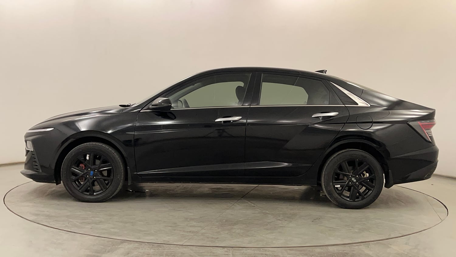 Used 2023 Hyundai Verna SX (O) 1.5 Turbo Petrol DCT Petrol Automatic exterior LEFT SIDE VIEW