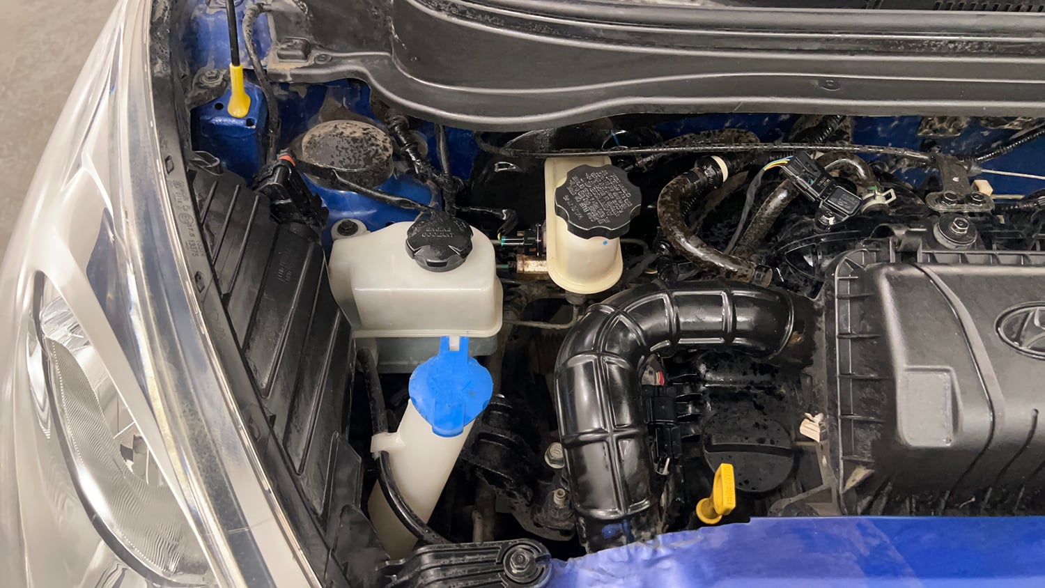 Used 2017 Hyundai Eon Era + AirBag Petrol Manual engine ENGINE RIGHT SIDE VIEW