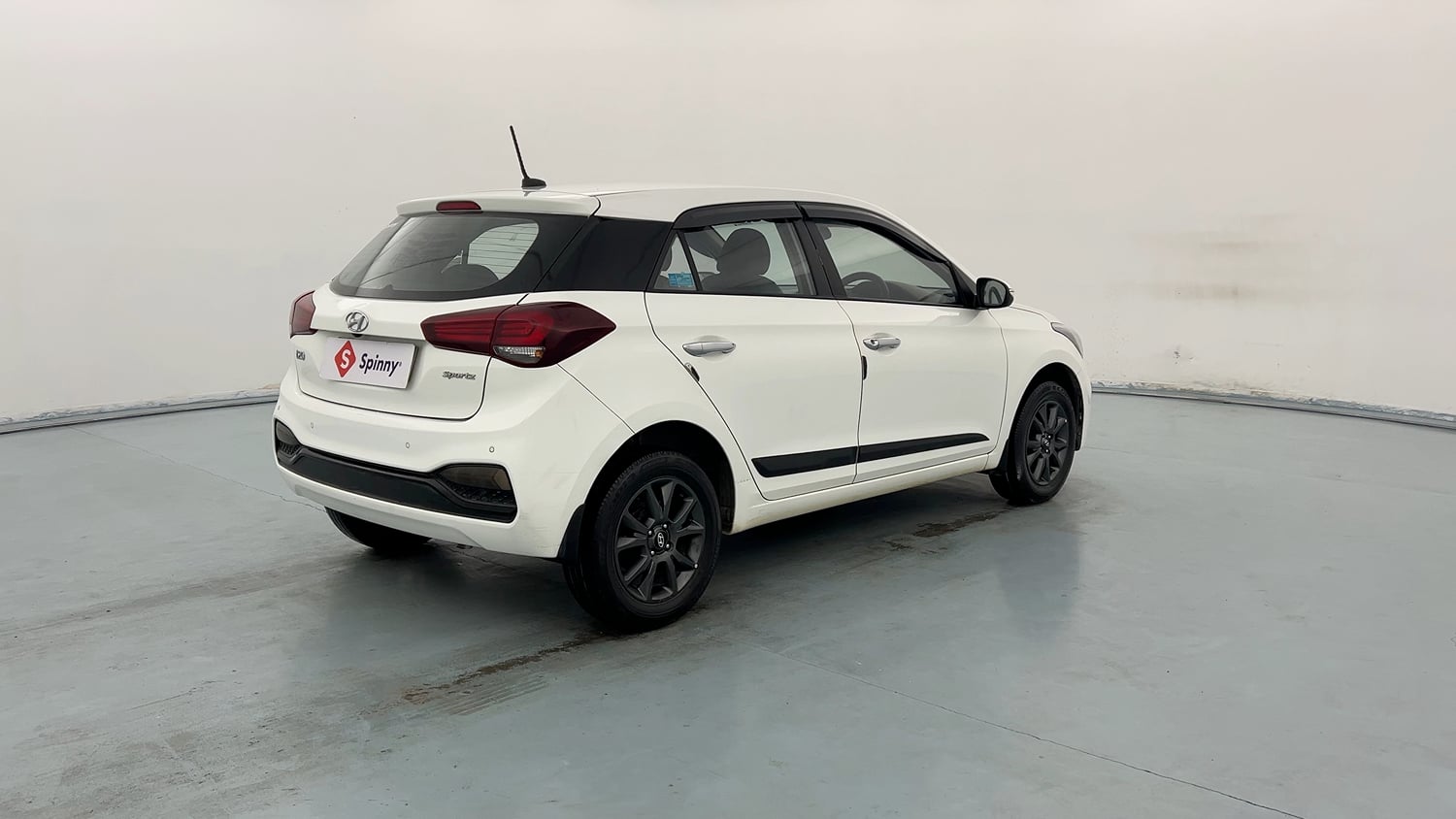 Used 2020 Hyundai Elite i20 Sportz Plus 1.2 Petrol Manual exterior RIGHT REAR CORNER VIEW