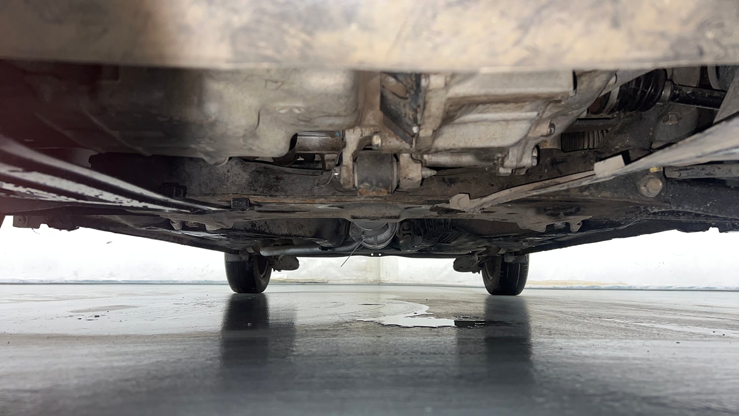 Used 2016 Honda Amaze 1.2 SX i-VTEC Petrol Manual extra FRONT LEFT UNDERBODY VIEW