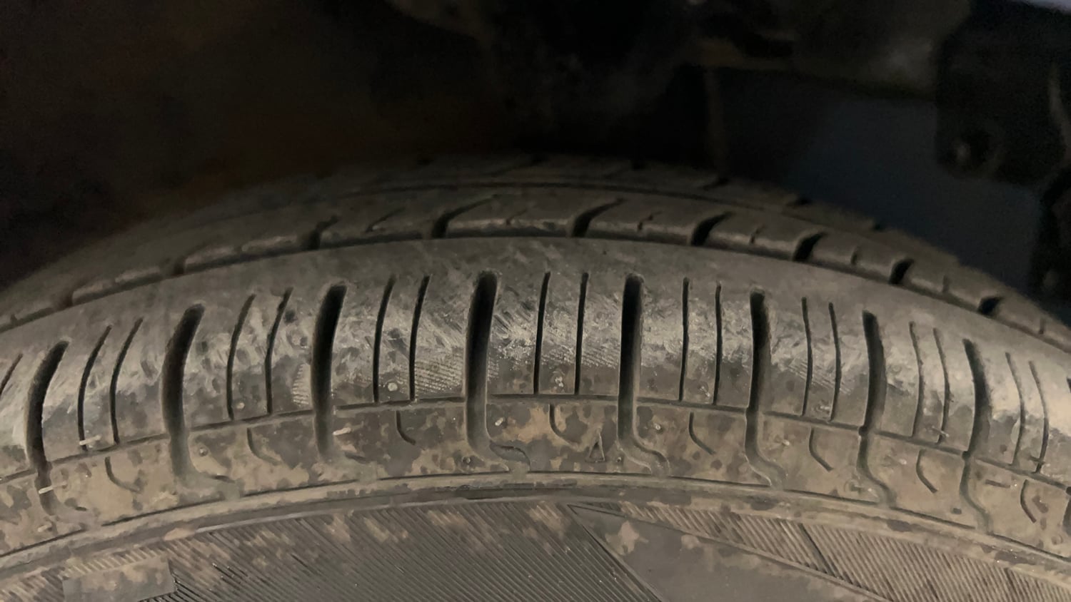 Used 2017 Hyundai Eon Era + AirBag Petrol Manual tyres RIGHT FRONT TYRE TREAD VIEW
