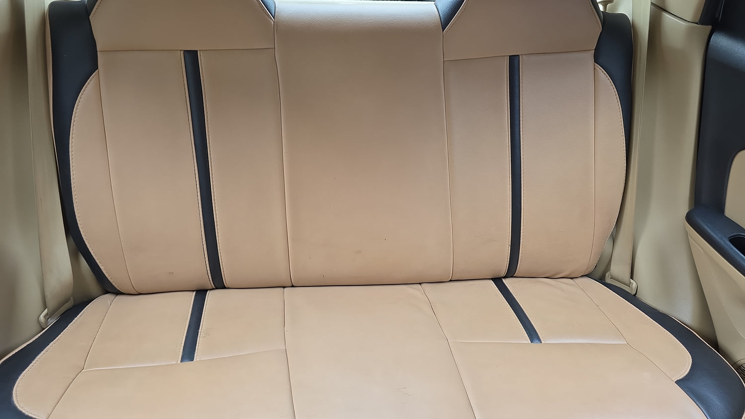 Used 2015 Honda Brio VX AT Petrol Automatic interior REAR SEAT CONDITION VIEW