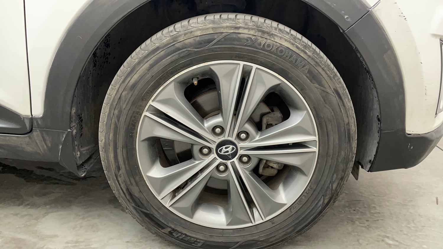 Used 2017 Hyundai Creta 1.6 SX Plus AT Petrol Petrol Automatic tyres RIGHT FRONT TYRE RIM VIEW
