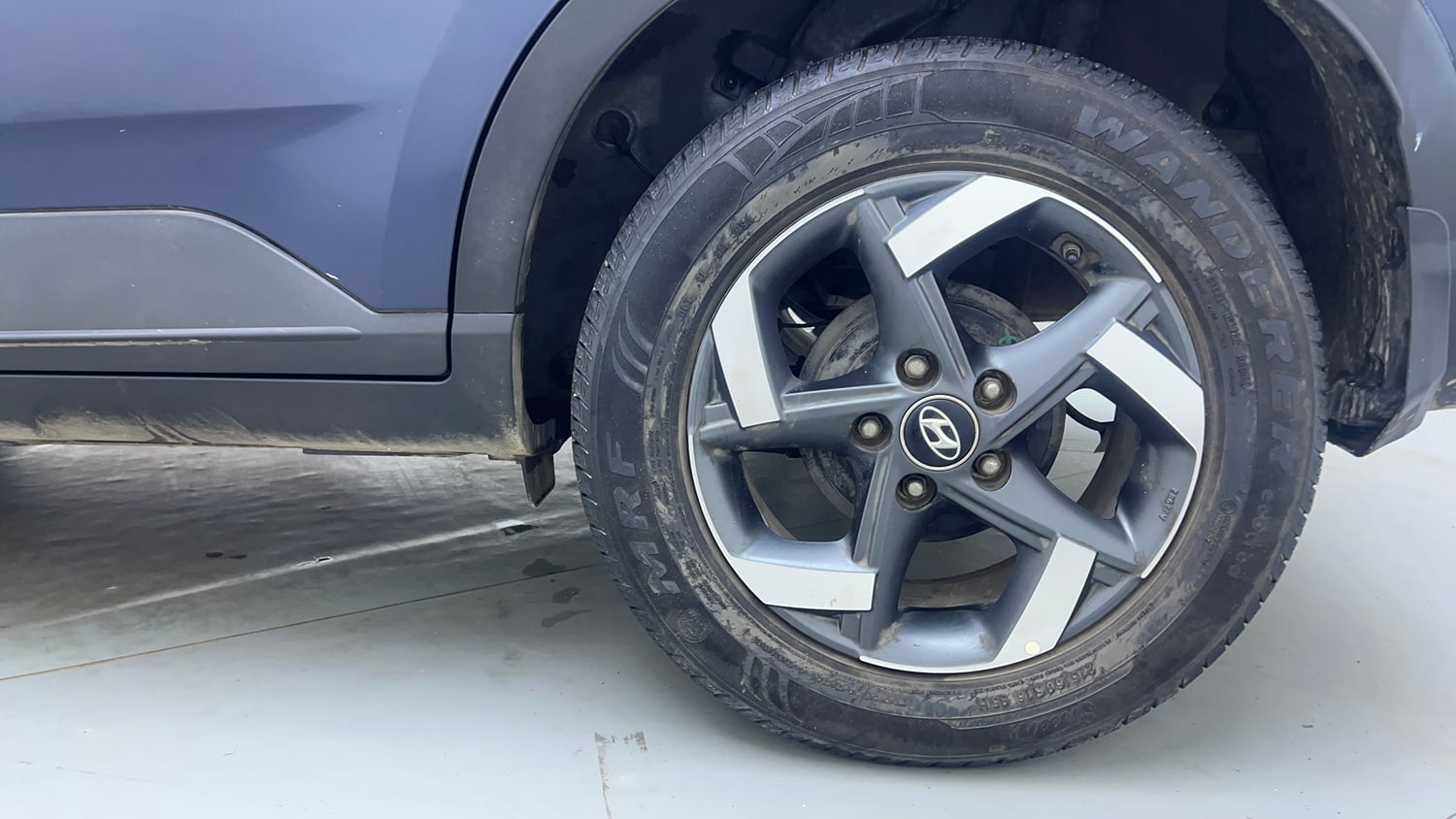 Used 2021 Hyundai Venue SX Plus 1.0 Turbo DCT Petrol Automatic tyres LEFT REAR TYRE RIM VIEW