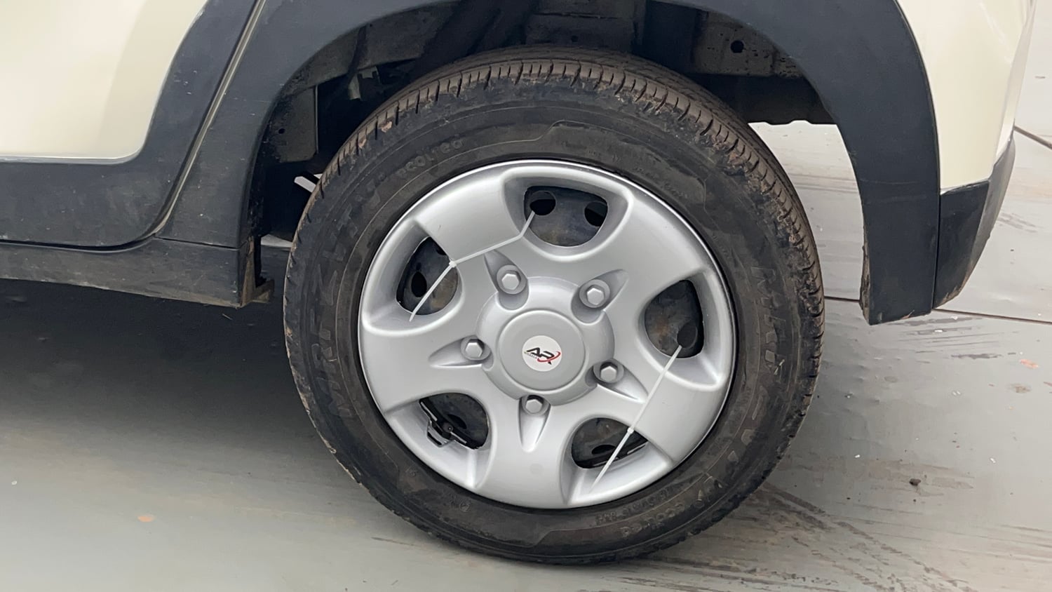 Used 2018 Mahindra KUV100 NXT K6 Plus 6 STR Petrol Manual tyres LEFT REAR TYRE RIM VIEW