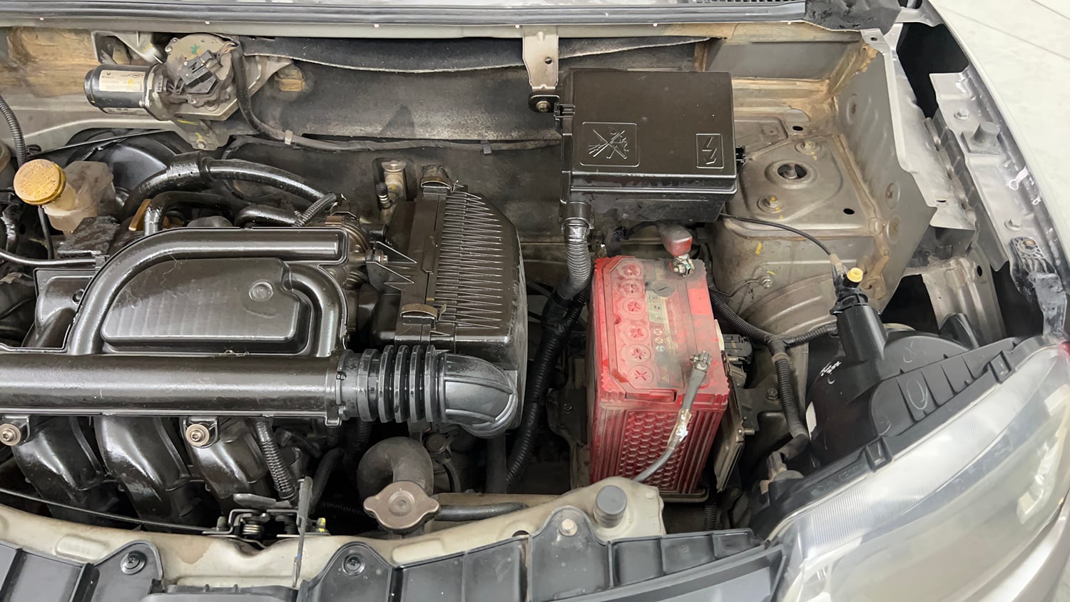 Used 2019 Renault Kwid RXL Petrol Manual engine ENGINE LEFT SIDE VIEW