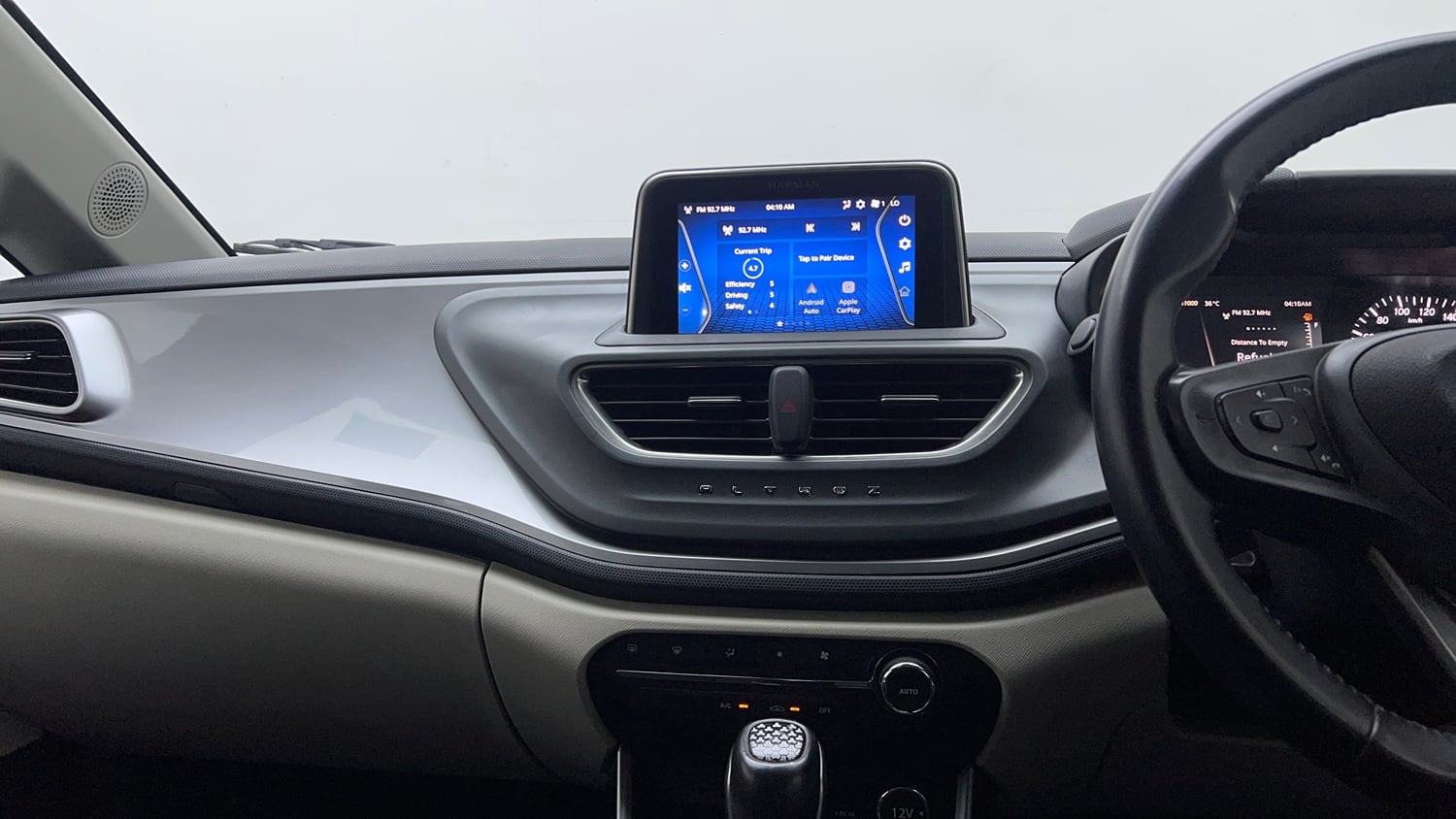 Used 2025 Tata Altroz XZA Petrol Petrol Automatic interior MUSIC SYSTEM & AC CONTROL VIEW