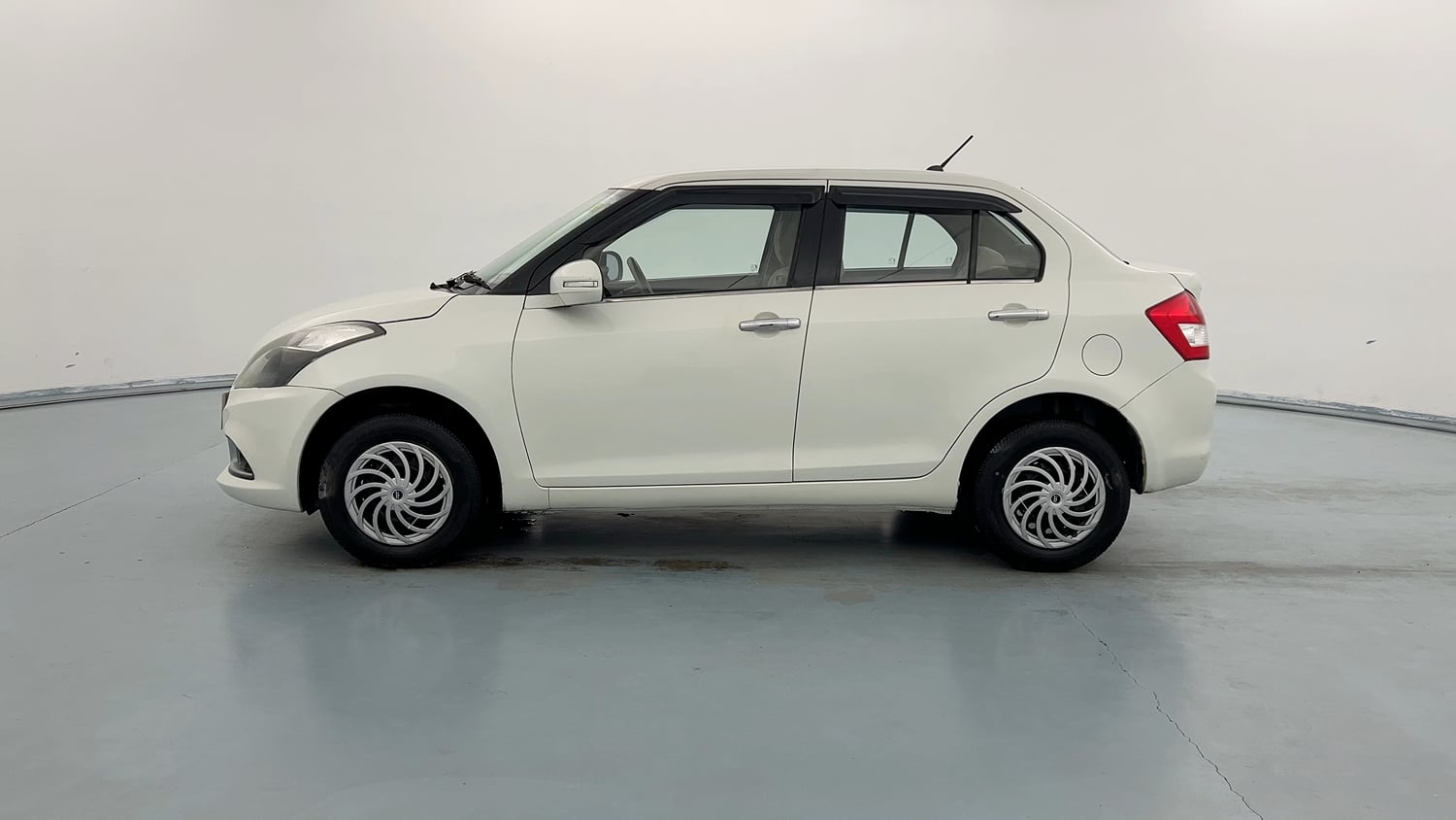 Used 2016 Maruti Suzuki Swift Dzire VDI Diesel Manual exterior LEFT SIDE VIEW