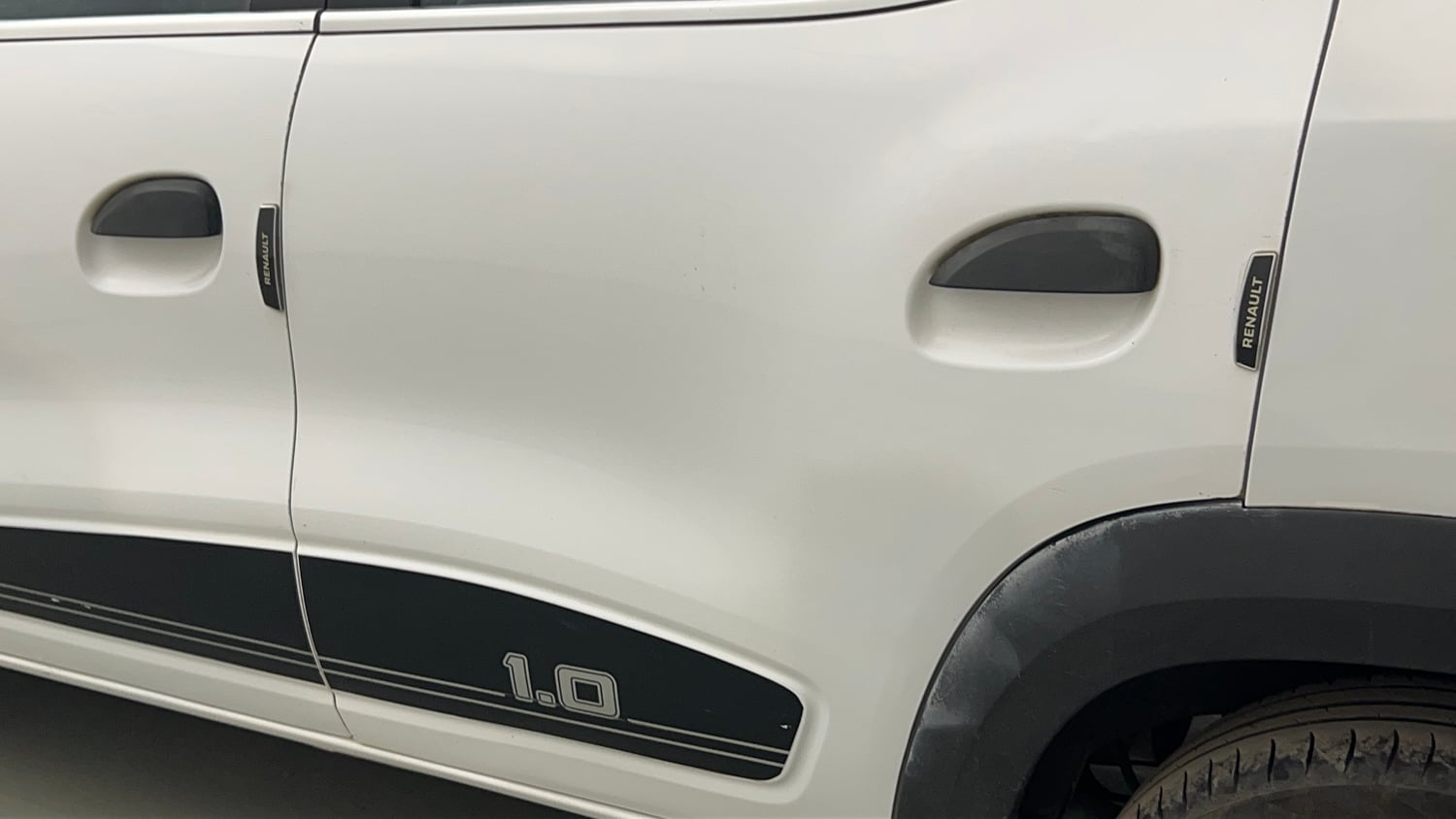 Used 2022 Renault Kwid RXT 1.0 (O) Petrol Manual dents MINOR DENT