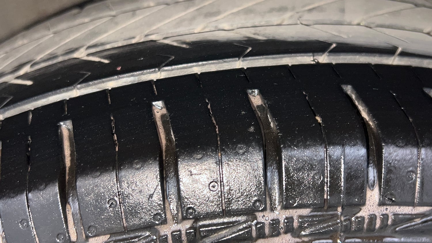 Used 2016 Maruti Suzuki Celerio ZXi AMT Petrol Automatic tyres RIGHT REAR TYRE TREAD VIEW