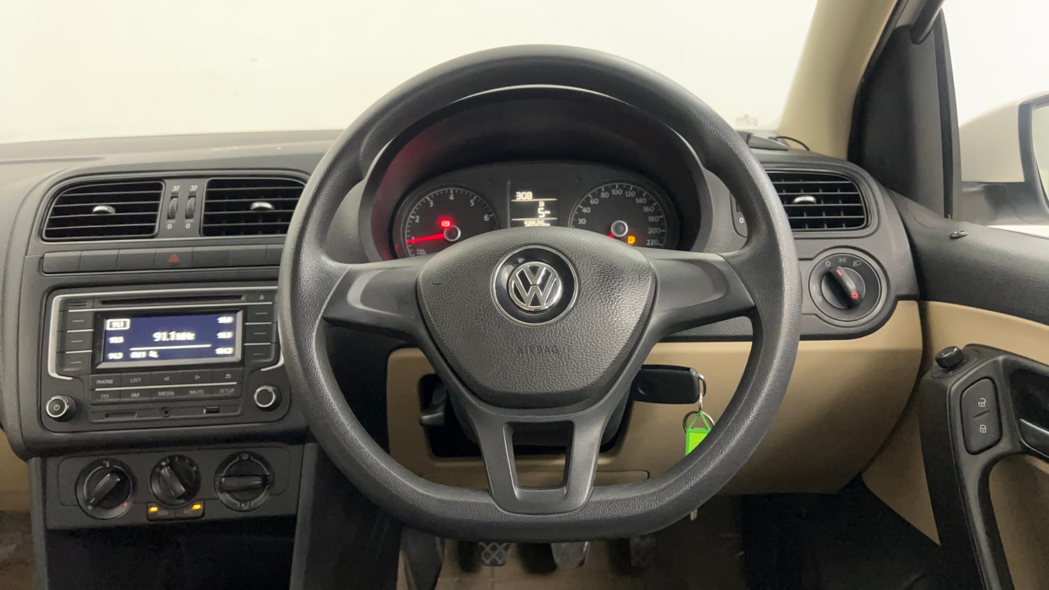 Used 2016 Volkswagen Ameo Comfortline 1.2L (P) Petrol Manual interior STEERING VIEW