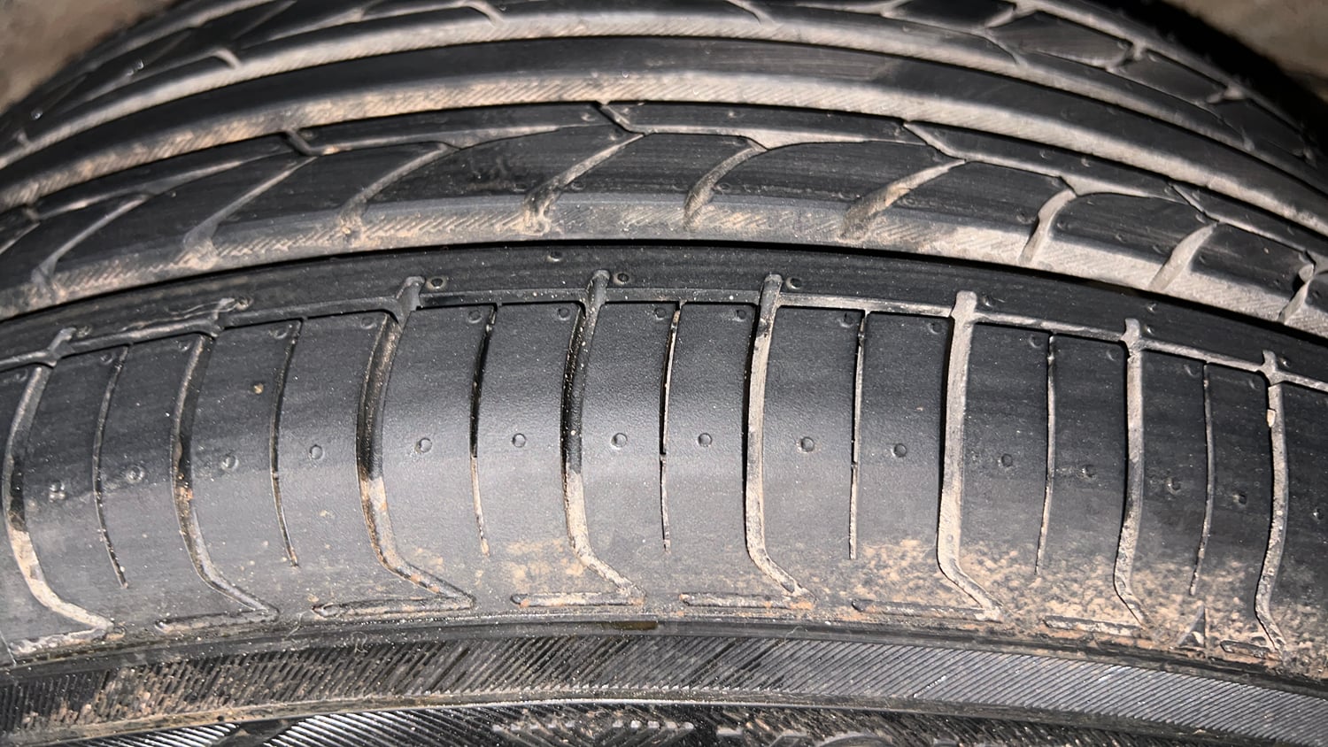 Used 2020 Hyundai Venue SX 1.0 Turbo Petrol Manual tyres LEFT REAR TYRE TREAD VIEW