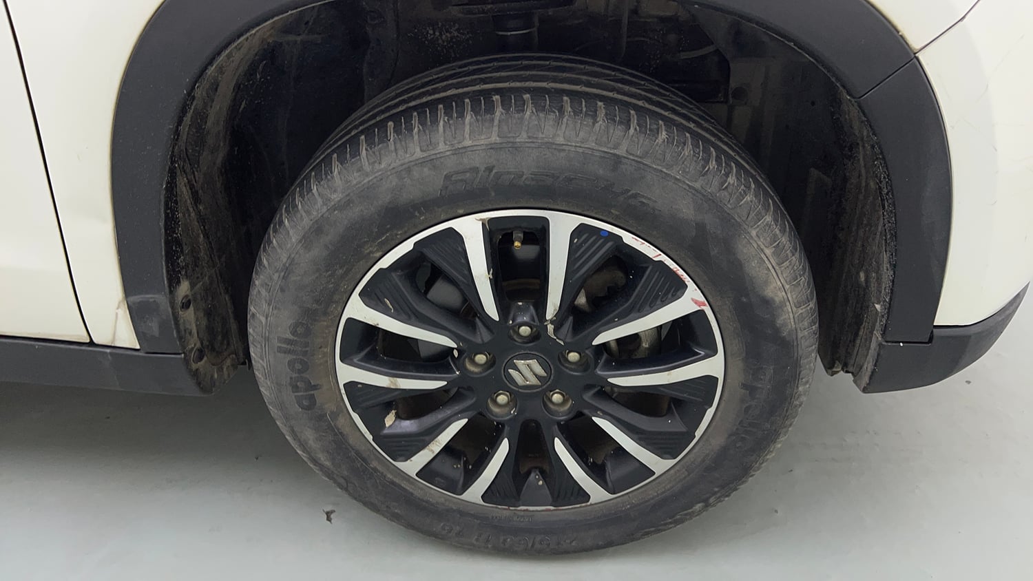 Used 2021 maruti-suzuki Vitara Brezza ZXi Plus Petrol Manual tyres RIGHT FRONT TYRE RIM VIEW