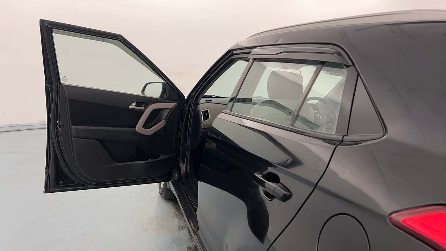 Used 2019 Hyundai Creta S 1.4 CRDi Diesel Manual interior LEFT FRONT DOOR OPEN VIEW