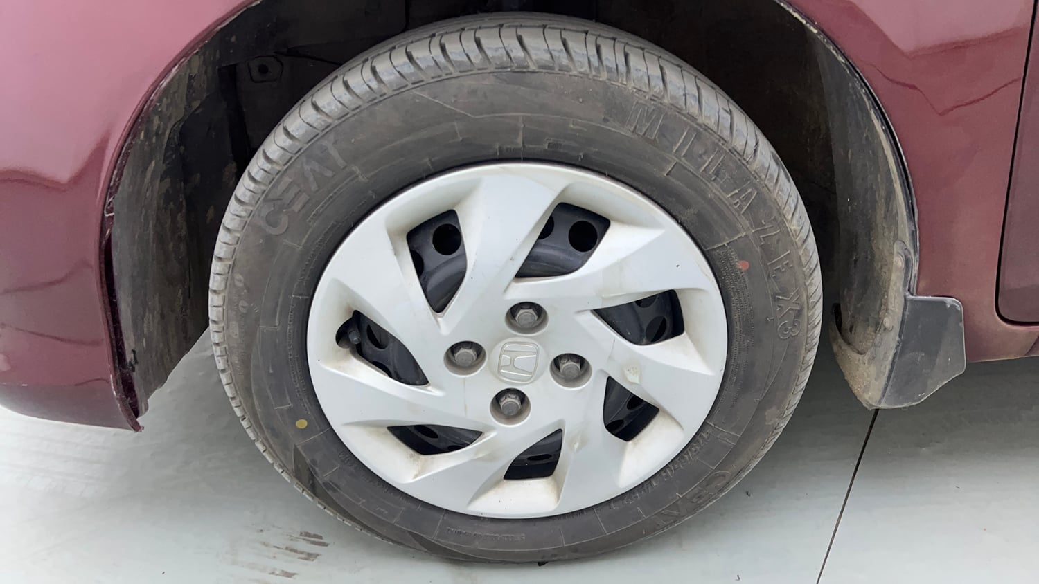 Used 2018 Honda Amaze 1.5 SX i-DTEC Diesel Manual tyres LEFT FRONT TYRE RIM VIEW