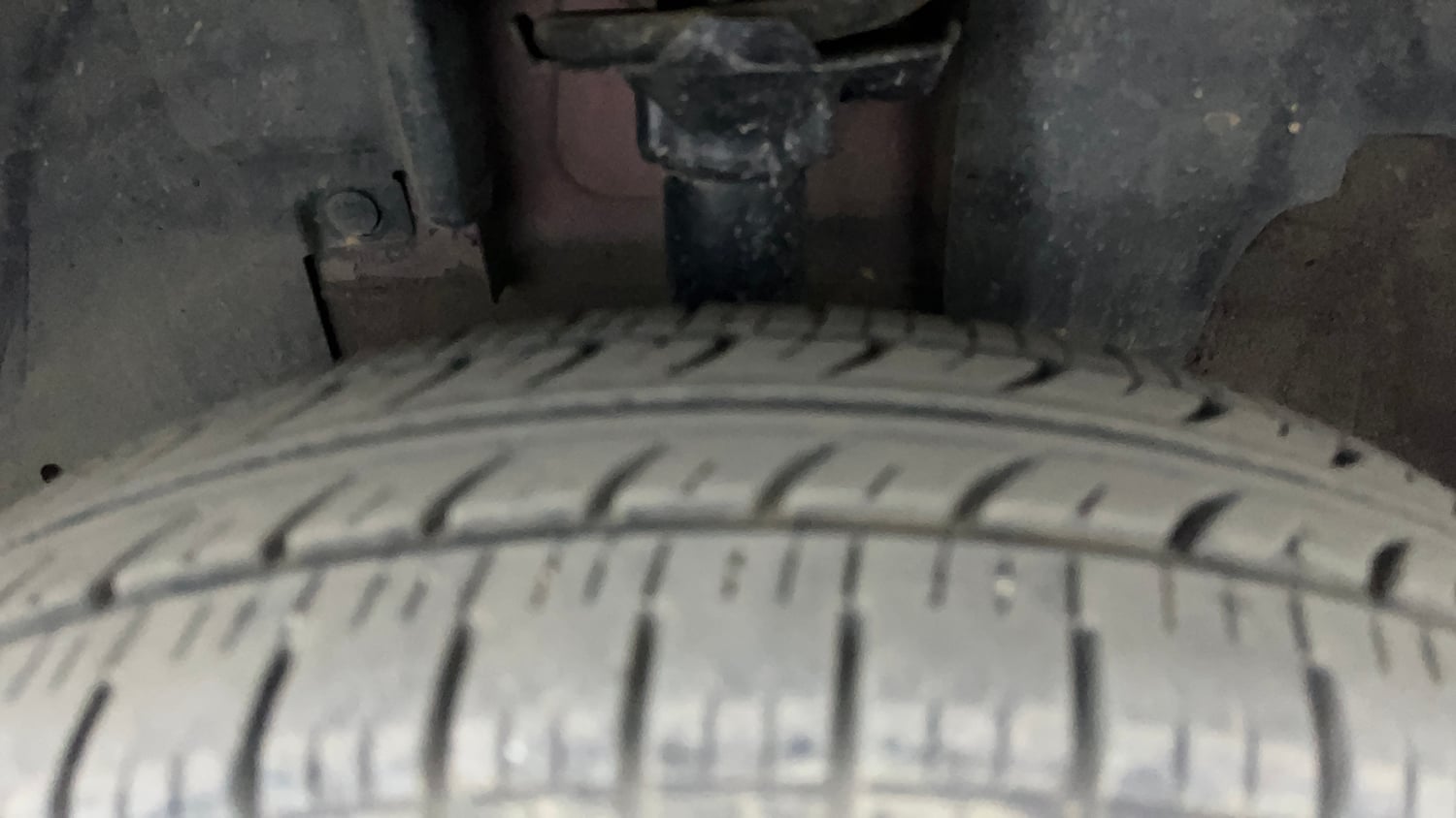Used 2016 Renault Kwid RXT Petrol Manual tyres LEFT FRONT TYRE TREAD VIEW