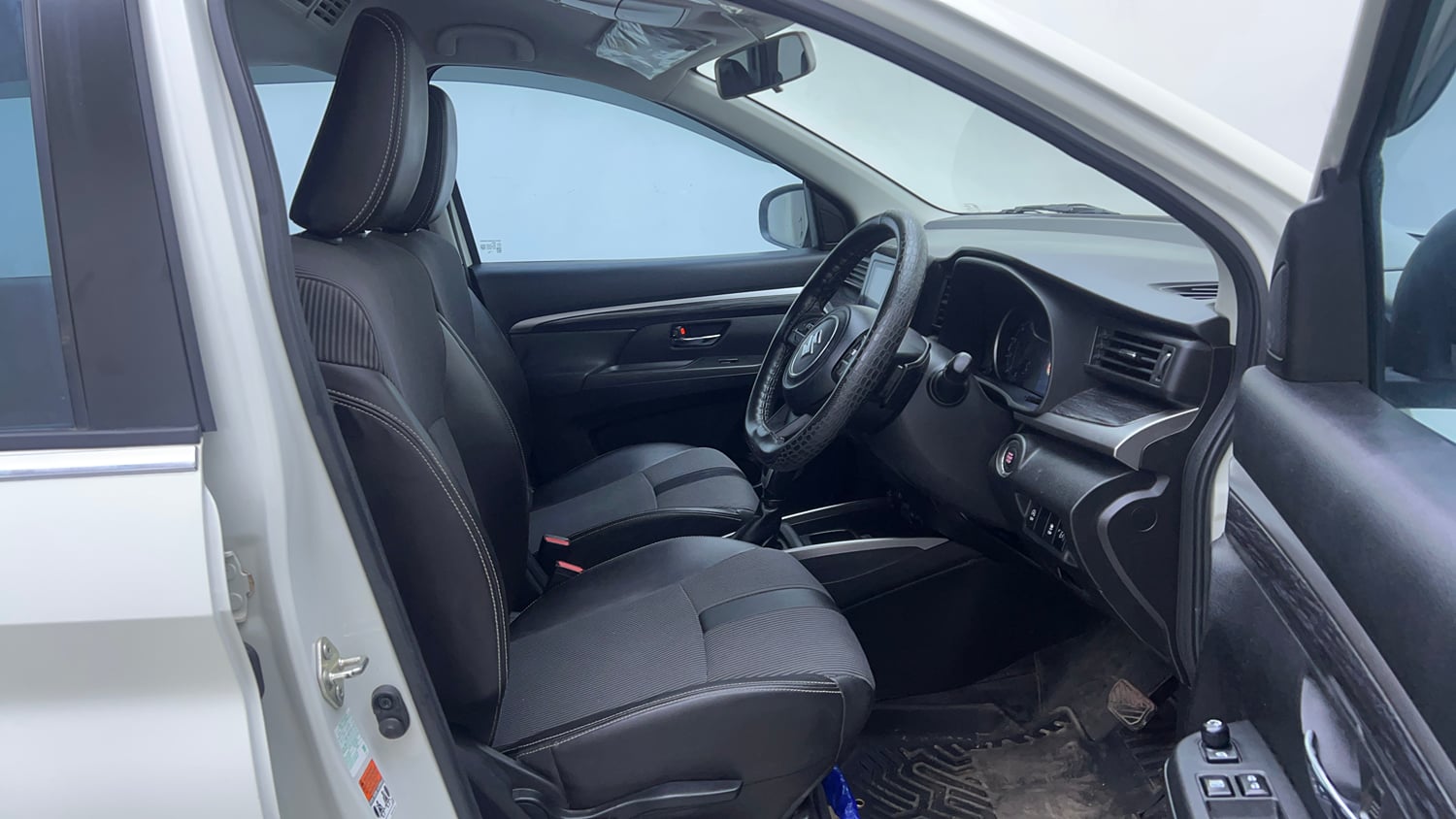 Used 2023 Maruti Suzuki XL6 Zeta AT Petrol Petrol Automatic interior RIGHT SIDE FRONT DOOR CABIN VIEW