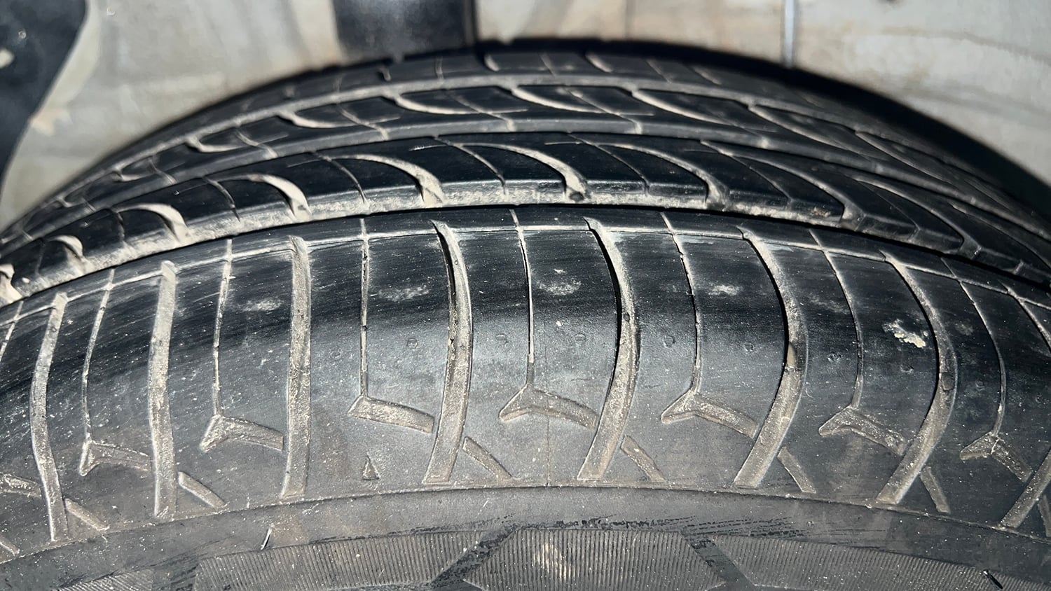Used 2016 Hyundai Elite i20 Sportz 1.2 Petrol Manual tyres RIGHT REAR TYRE TREAD VIEW
