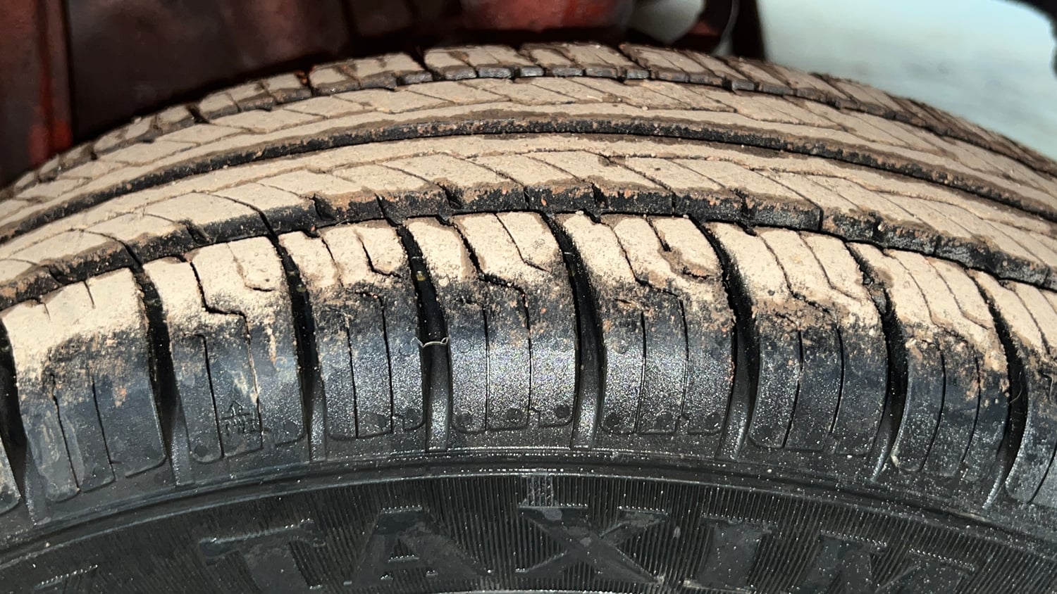 Used 2012 Maruti Suzuki Estilo LXi BS-IV Petrol Manual tyres LEFT REAR TYRE TREAD VIEW