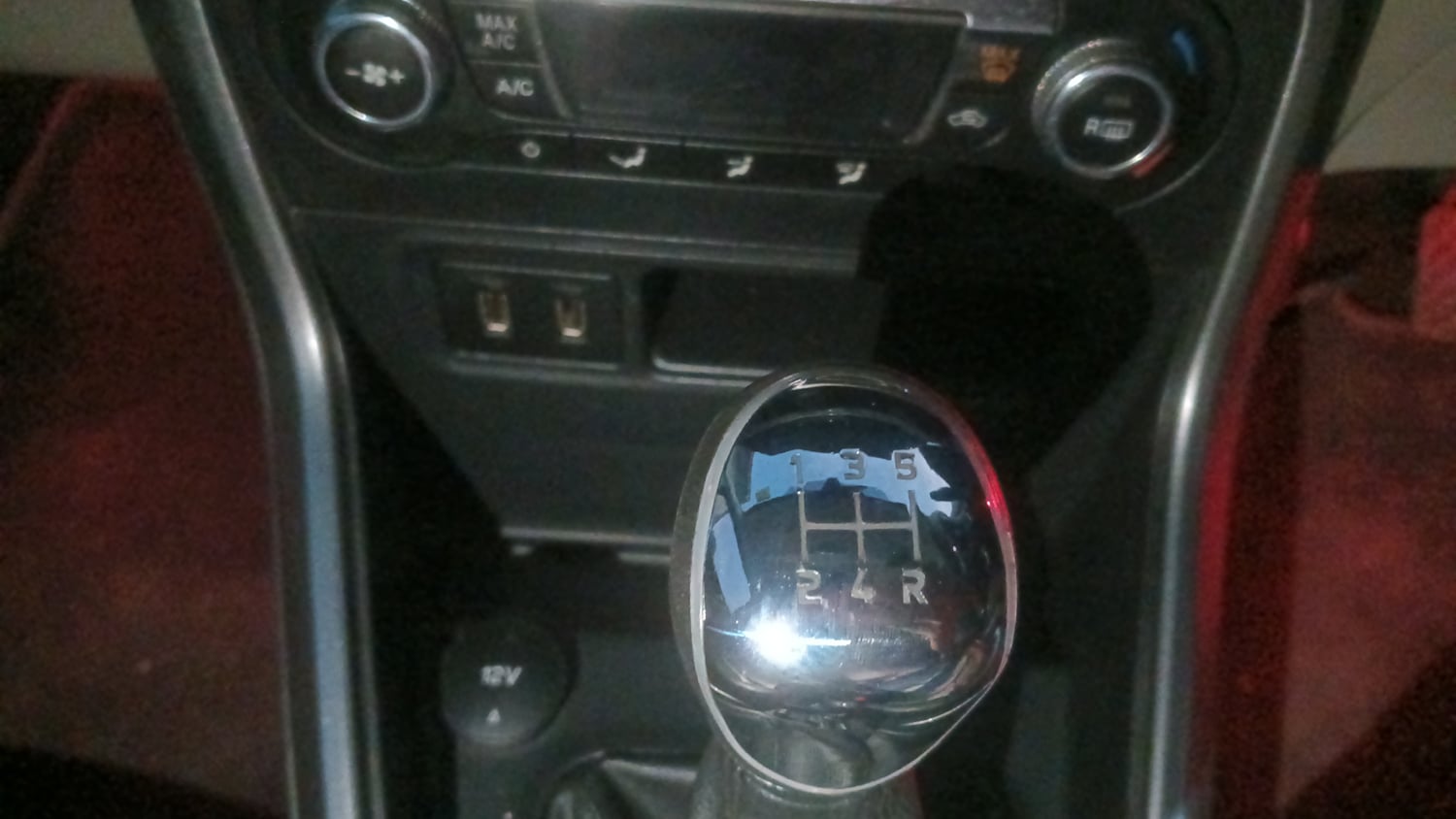 Used 2020 Ford EcoSport Titanium 1.5L TDCi Diesel Manual interior GEAR  KNOB VIEW
