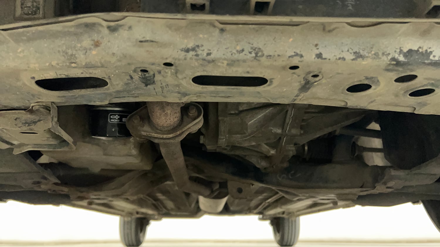 Used 2017 Maruti Suzuki Celerio VXi AMT Petrol Automatic extra FRONT LEFT UNDERBODY VIEW