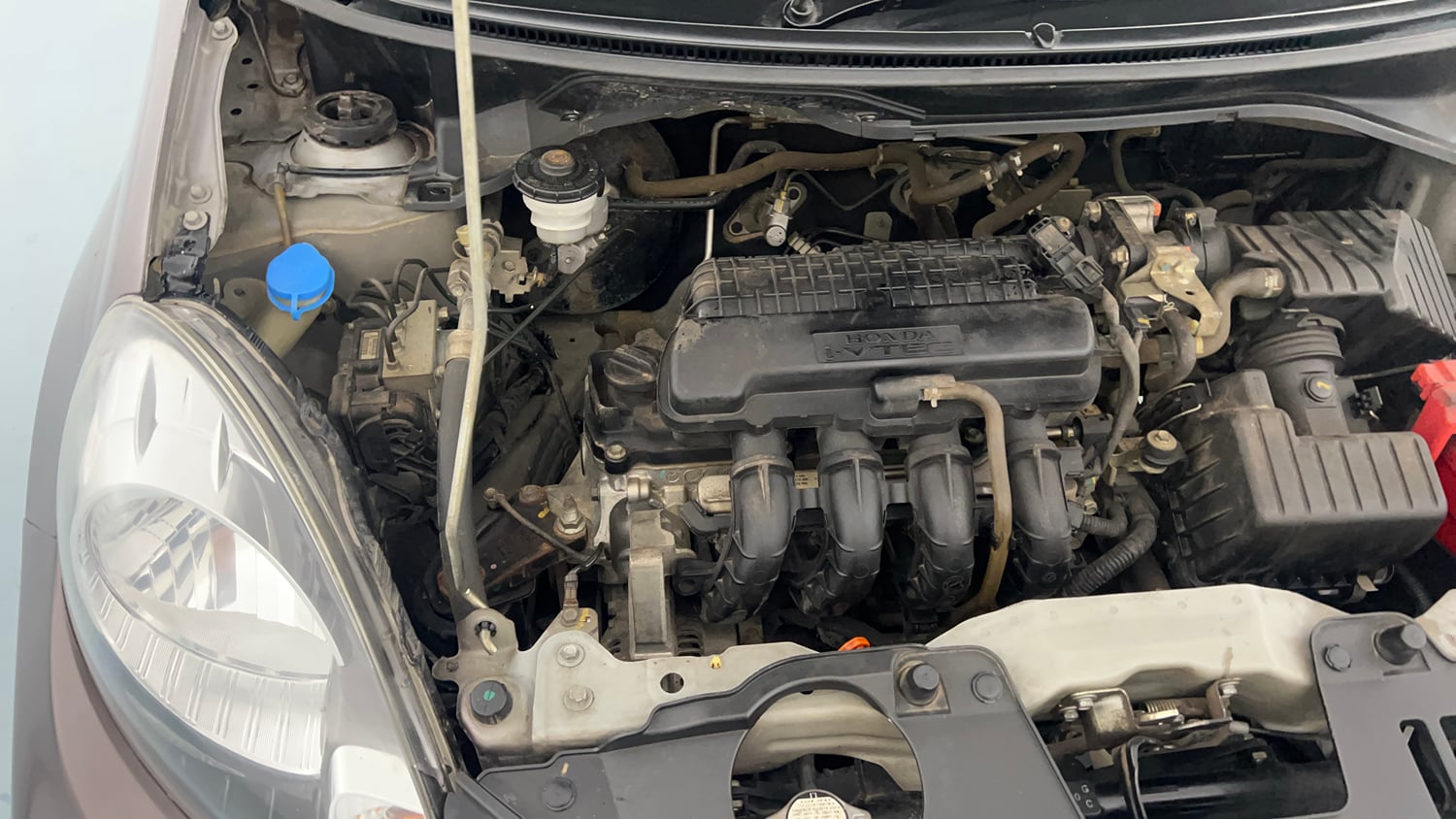 Used 2016 Honda Amaze 1.2 SX i-VTEC Petrol Manual engine ENGINE RIGHT SIDE VIEW