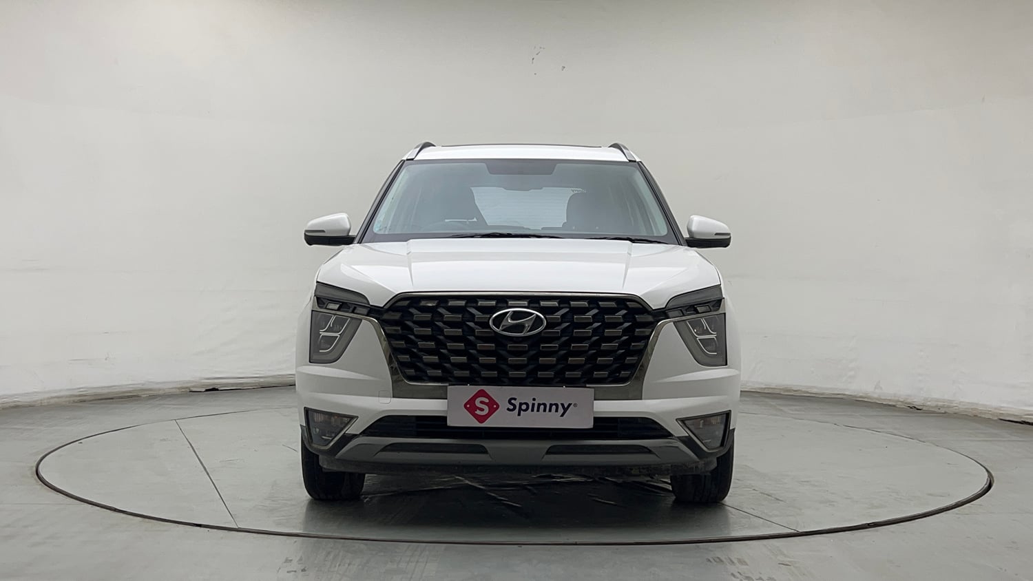 Used 2024 Hyundai Alcazar Platinum (O) 7 Seater 1.5 Diesel AT Diesel Automatic exterior FRONT VIEW