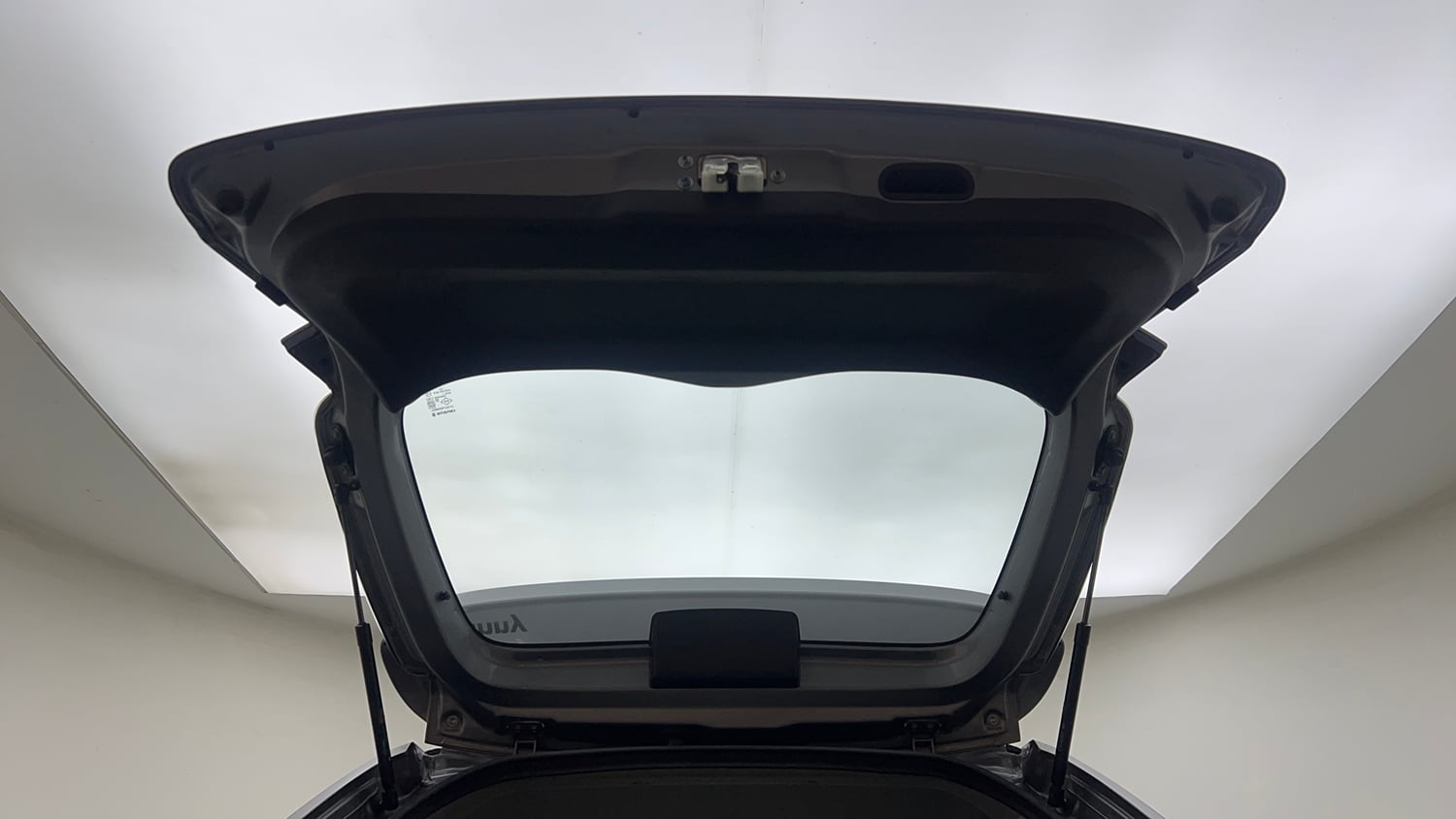Used 2022 Maruti Suzuki Ignis Delta 1.2 MT Petrol Manual interior DICKY DOOR OPEN VIEW