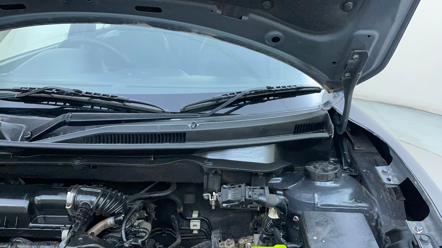 Used 2017 Maruti Suzuki Dzire ZXi AMT Petrol Automatic engine ENGINE LEFT SIDE HINGE & APRON VIEW