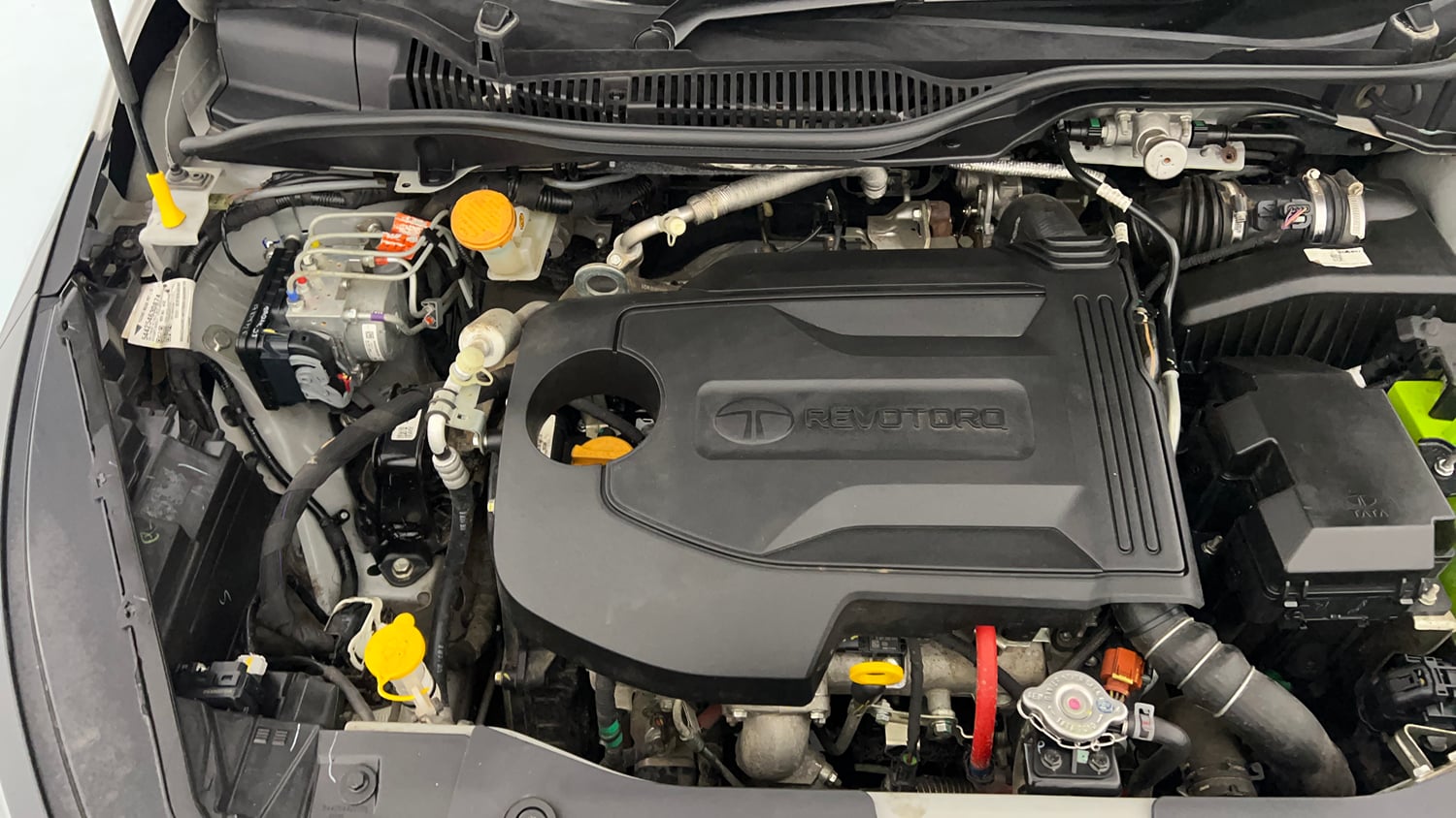 Used 2025 Tata Altroz Accomplished S Diesel 5MT Diesel Manual engine ENGINE RIGHT SIDE VIEW