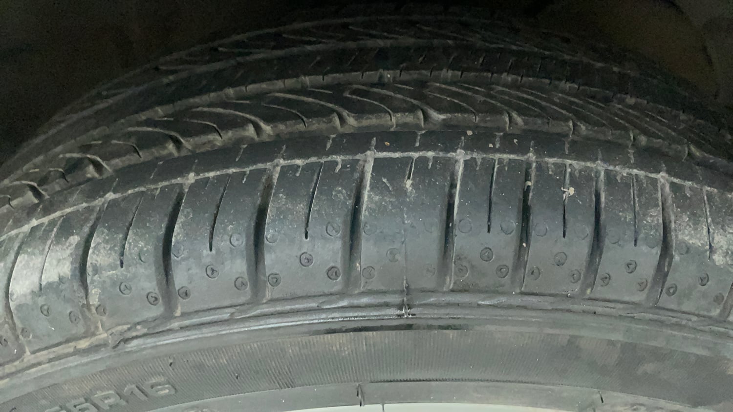 Used 2016 Maruti Suzuki Baleno Alpha 1.2 Petrol Manual tyres RIGHT FRONT TYRE TREAD VIEW