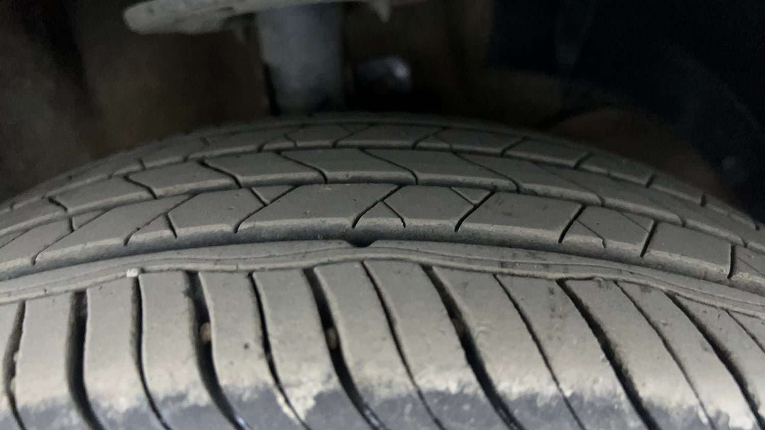 Used 2018 Maruti Suzuki Baleno Alpha 1.2 AT Petrol Automatic tyres RIGHT FRONT TYRE TREAD VIEW