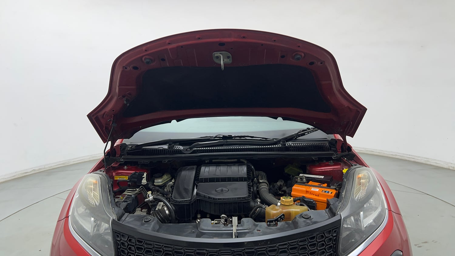 Used 2019 Tata Nexon XMA Diesel Diesel Automatic engine ENGINE & BONNET OPEN FRONT VIEW