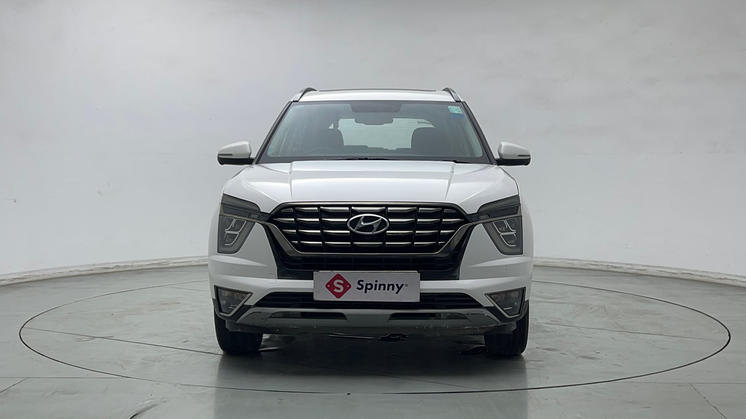 Used 2023 Hyundai Alcazar Signature (O) 7 STR 1.5 Petrol DCT Petrol Automatic exterior FRONT VIEW