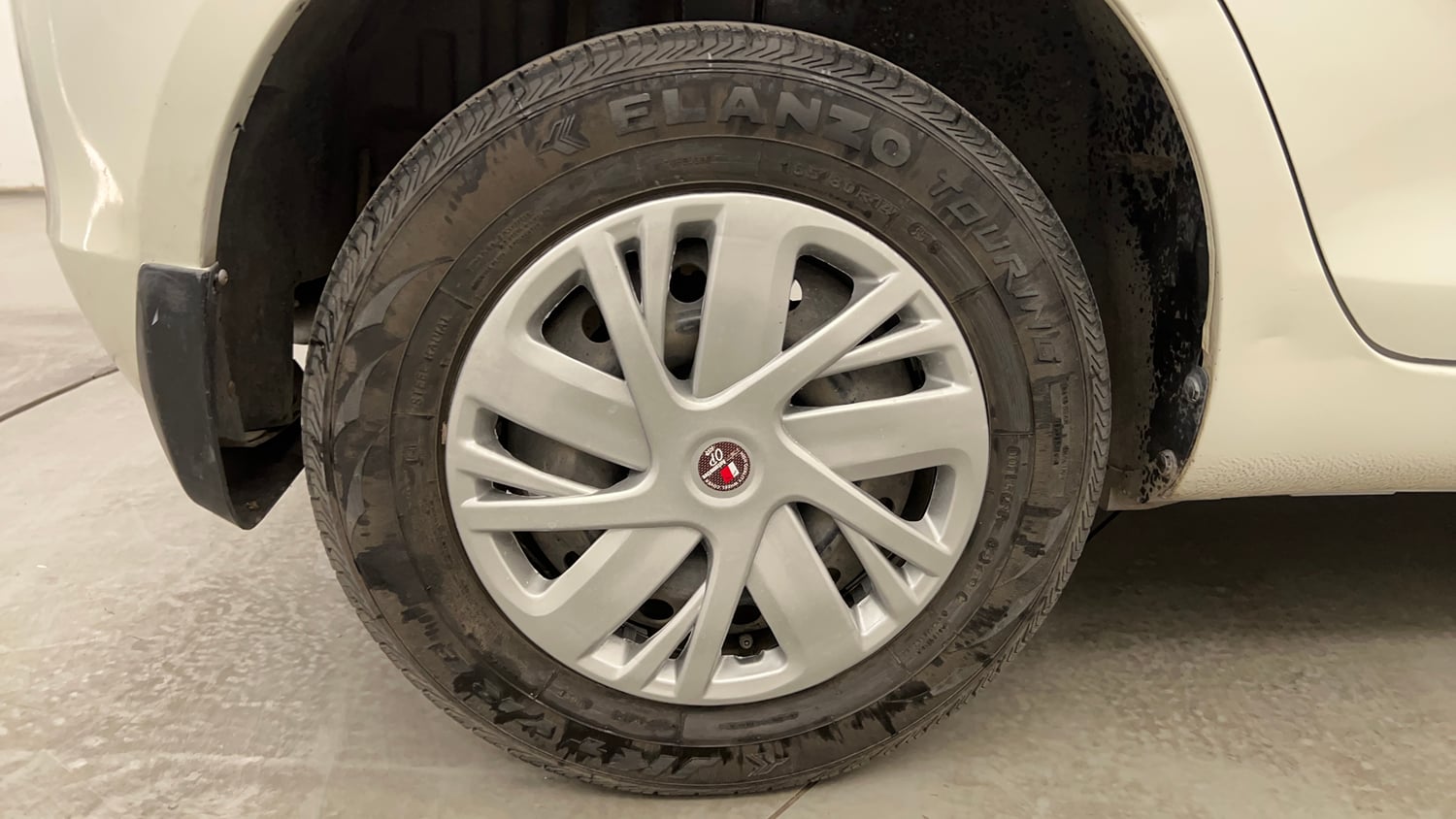 Used 2012 Maruti Suzuki Swift VXi Petrol Manual tyres RIGHT REAR TYRE RIM VIEW