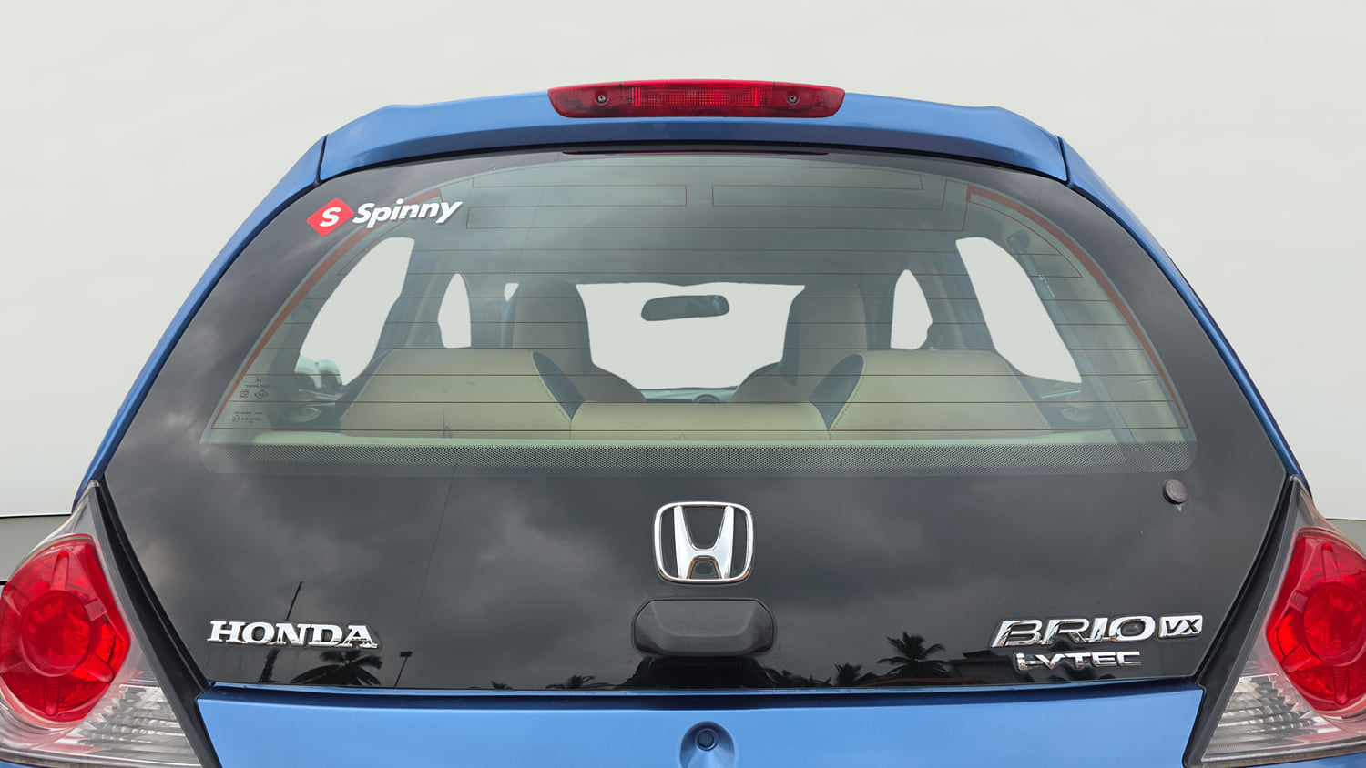Used 2015 Honda Brio VX AT Petrol Automatic exterior BACK WINDSHIELD VIEW