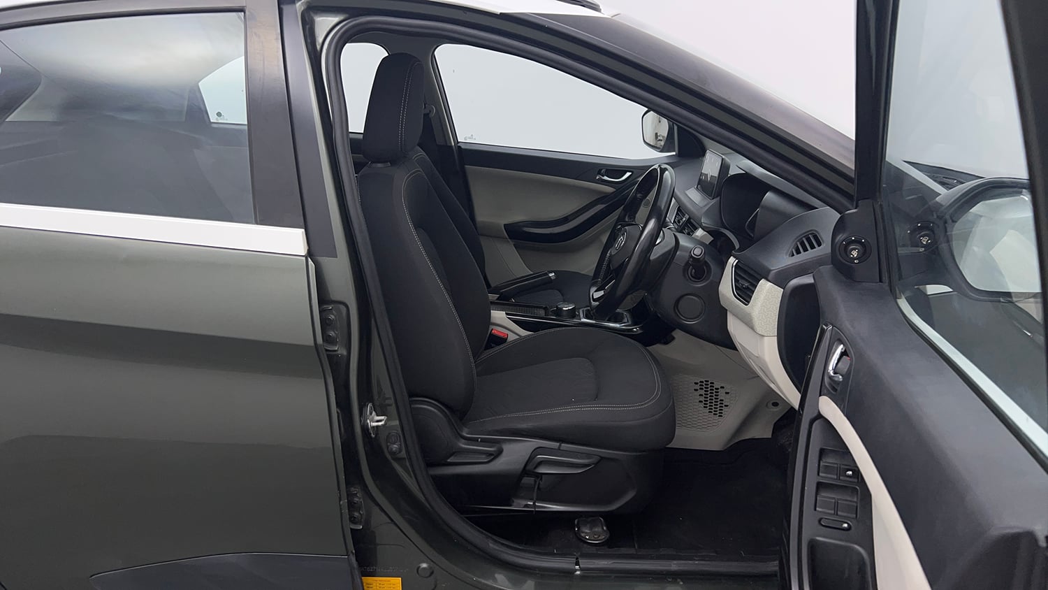 Used 2020 Tata Nexon XZ Plus (O) Dual Tone Petrol Manual interior RIGHT SIDE FRONT DOOR CABIN VIEW
