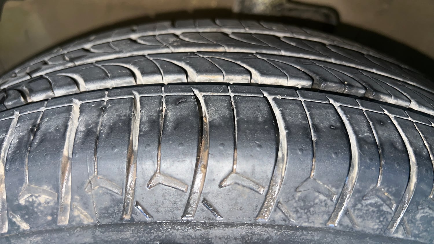 Used 2014 Maruti Suzuki Celerio VXi AMT Petrol Automatic tyres LEFT FRONT TYRE TREAD VIEW