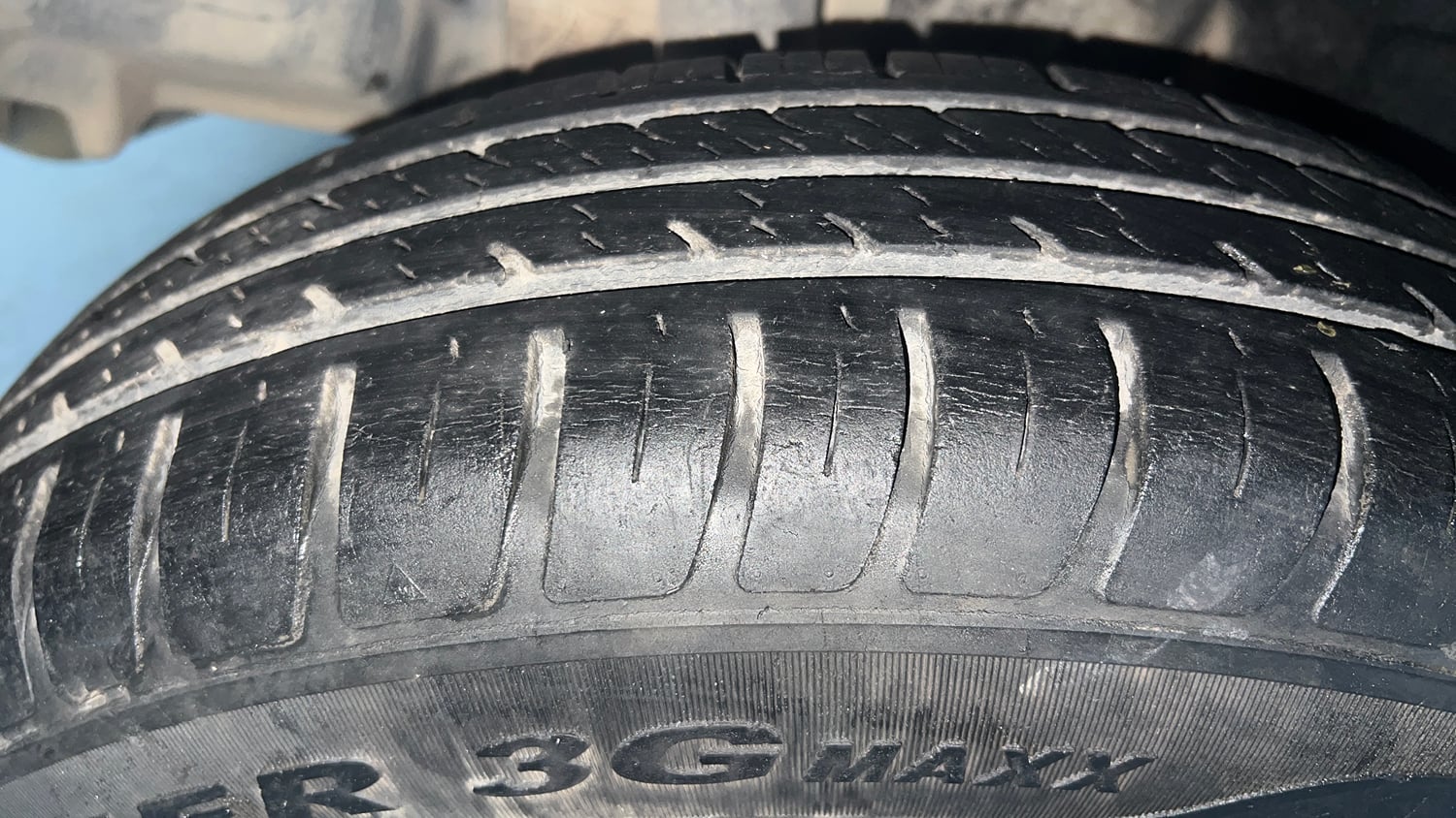 Used 2021 Maruti Suzuki Swift VXi Petrol Manual tyres RIGHT REAR TYRE TREAD VIEW