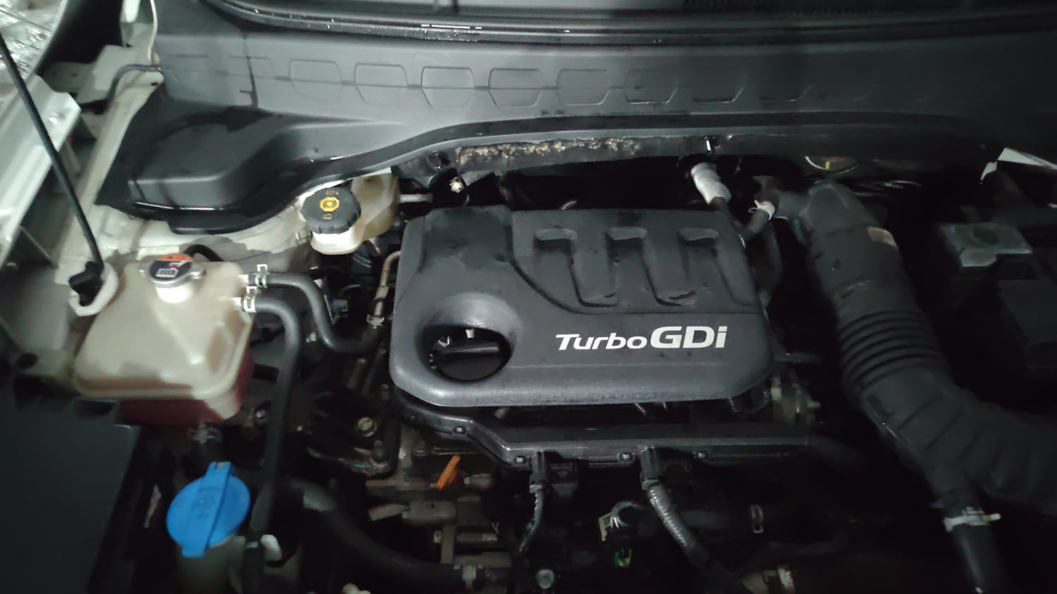 Used 2023 Kia Sonet HTX 1.0 iMT Petrol Manual engine ENGINE RIGHT SIDE VIEW